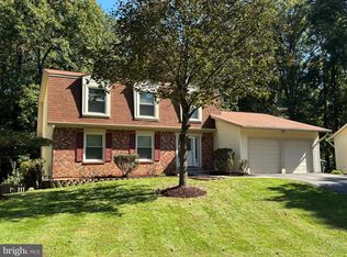 7207 Flower Tuft Ct, Springfield, VA 22153