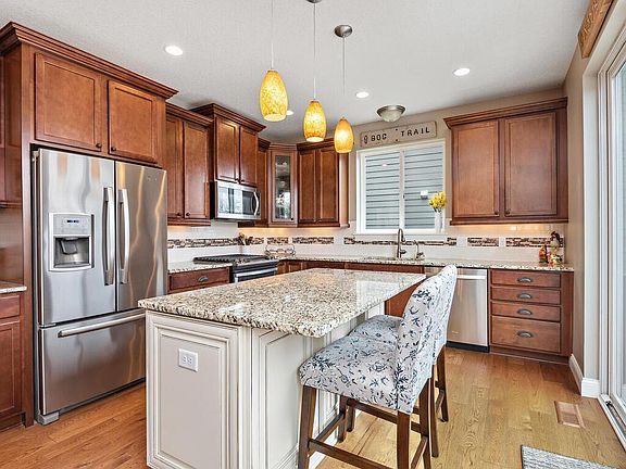 4th image of 4131 Woodland Cove Pkwy