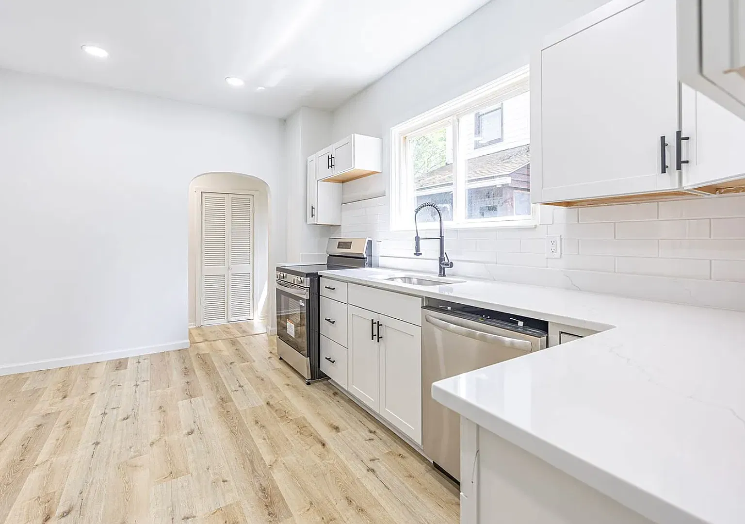 Newly Renovated 5-Bedroom Home Price Reduced To $1,895/Month! — Photo 2