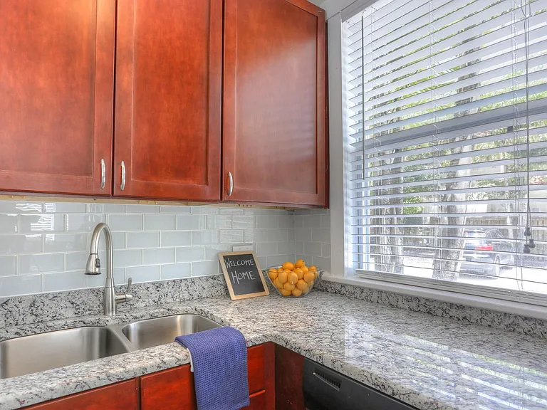 2904 W Estrella St #5 — Photo 4