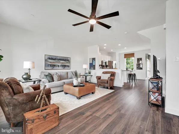 125 Holstein Dr #160, Hanover, PA 17331