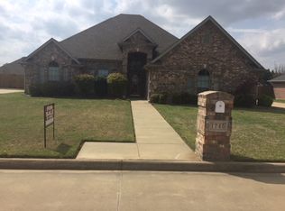 1745 Meadowbriar Dr, Reno, TX 75462