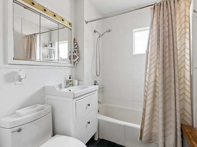 28 Glenrose Rd #2 — Photo 16