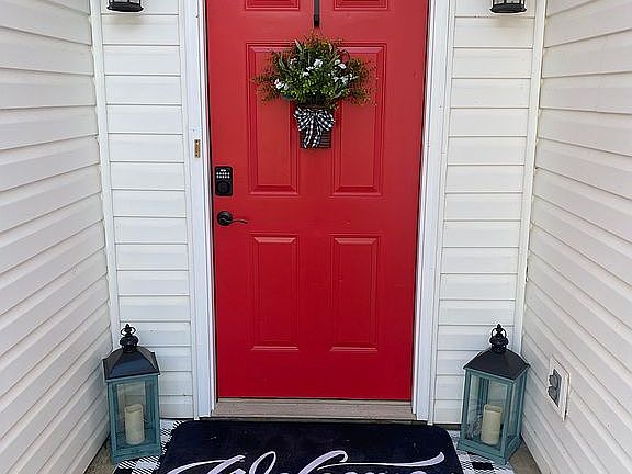 2nd image of 19 Hampton Creek Rd