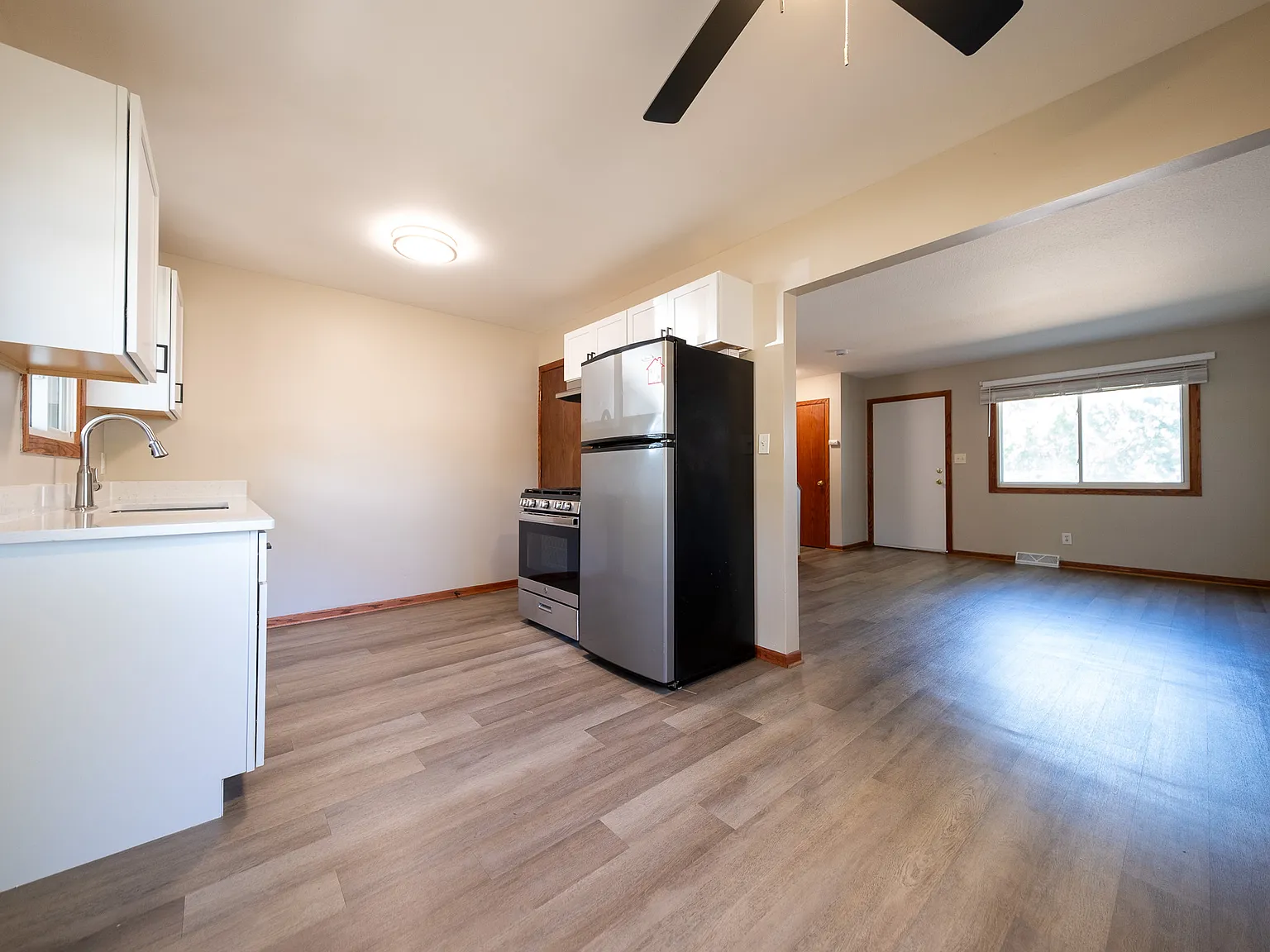 2nd Avenue East, Shakopee (1026-1036) AB KK2 *SP* - 1036 — Photo 2