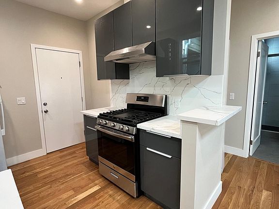 3rd image of 1512 California St #6