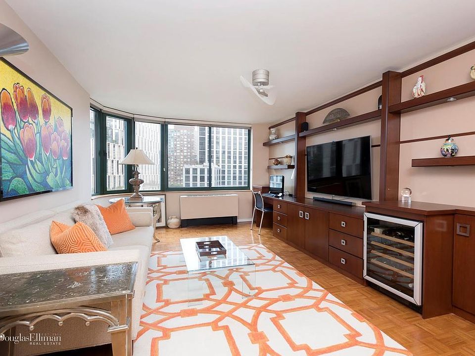 1st image of 295 Greenwich St APT 8E