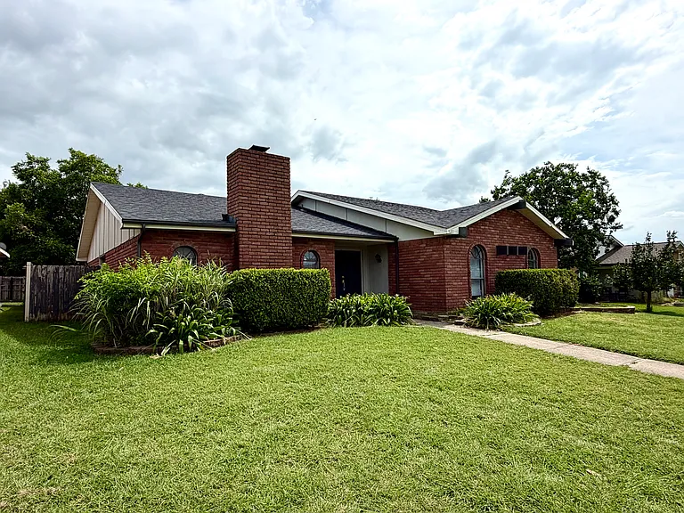 5221 Reed Dr — Photo 3