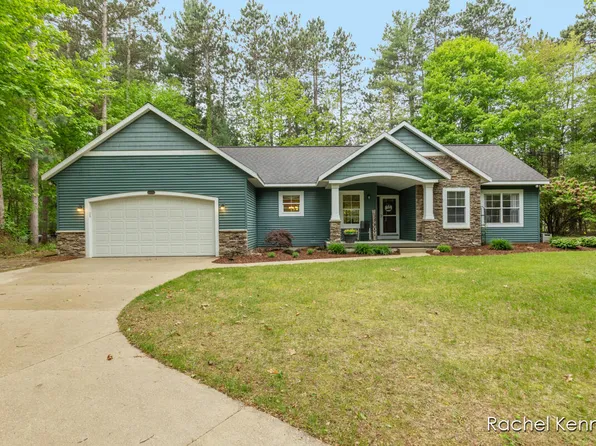 10637 Trailside Woods Dr NE, Rockford, MI 49341