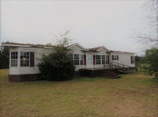 127 Gillens Rd, Eutawville, SC 29048