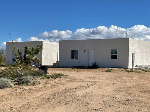 14438 S Castle Butte Rd, Yucca, AZ 86438