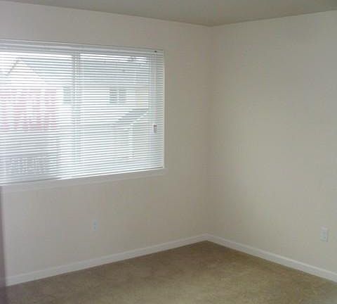5th image of 11607 3rd Avenue Ct E