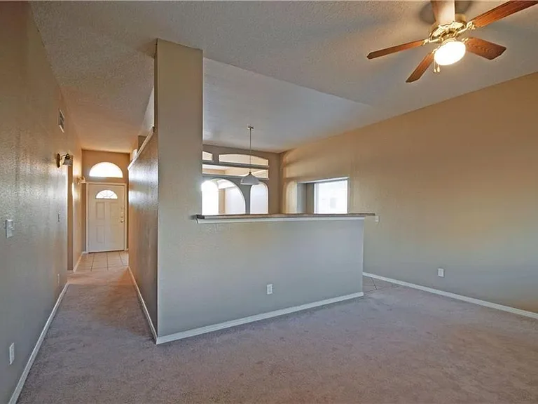 304 Jim Hofher Pl — Photo 8