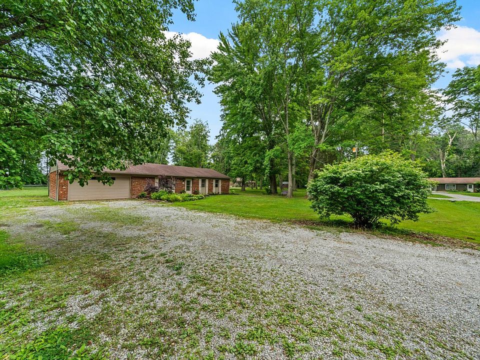 1st image of 304 Oakwood Ln