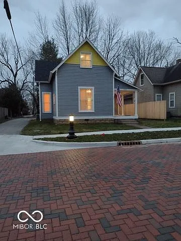 4 bed, 1384 sqft, $1,950 — Photo 3