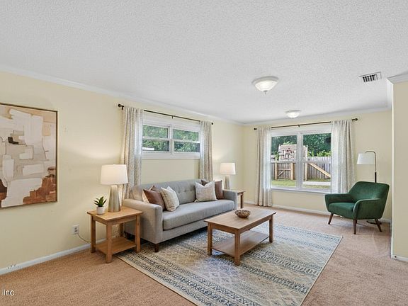 5th image of 491 CLERMONT Avenue S