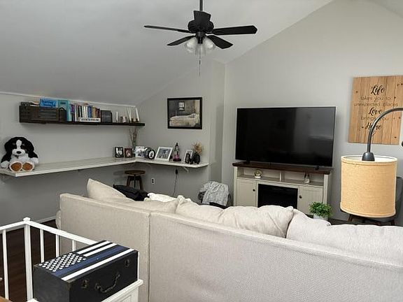5th image of 9553 James St