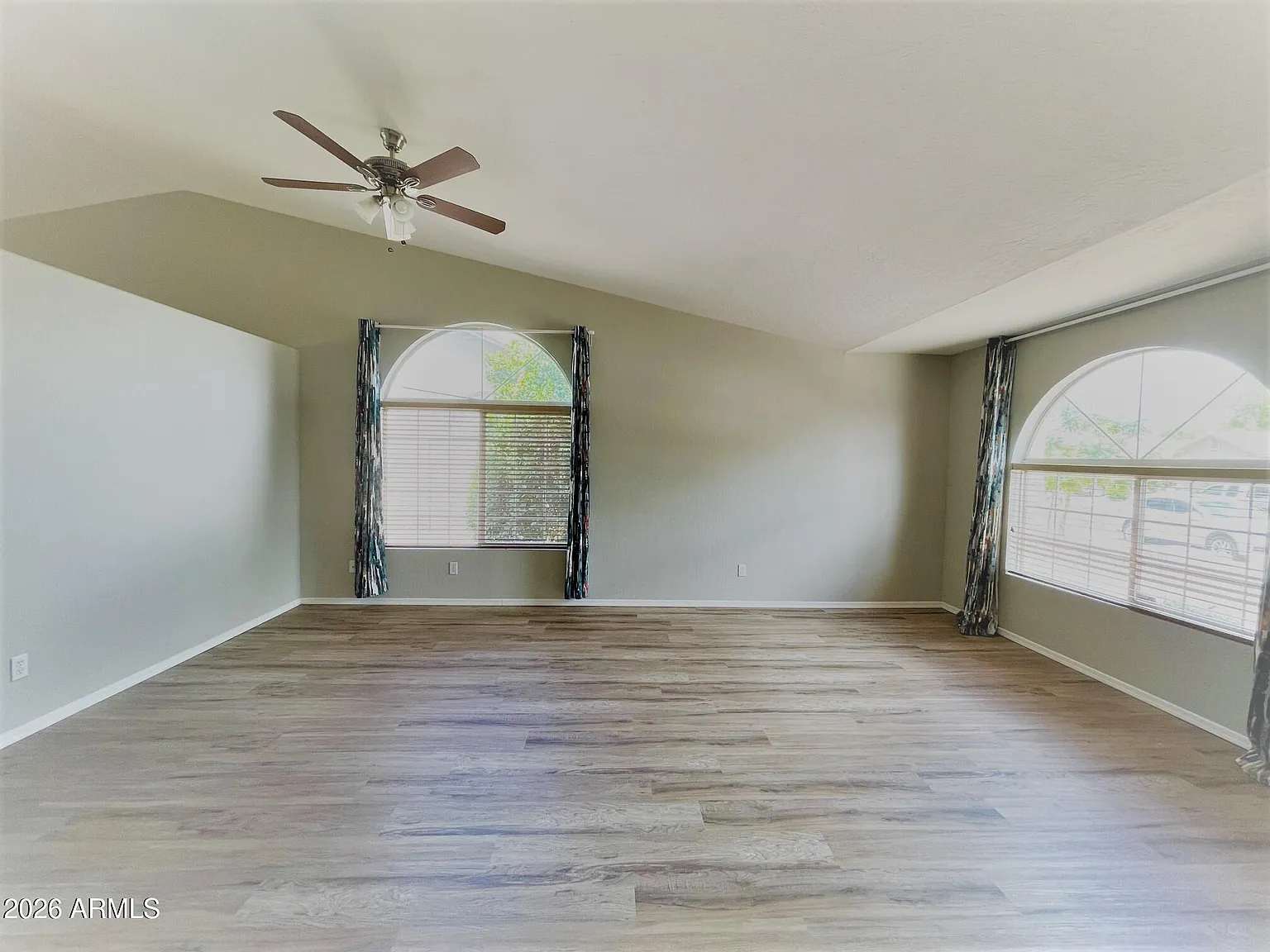 4 bed, 2.0 bath, 1840 sqft, $2,100 — Photo 3