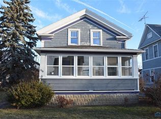 106 E 1st St, Woodville, OH 43469