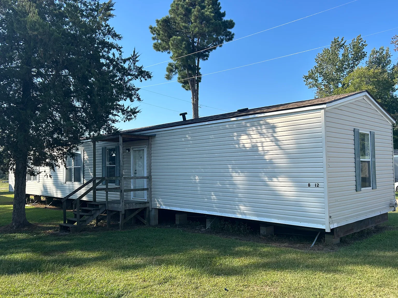 3 bed, 1216 sqft, $1,150 — Photo 1