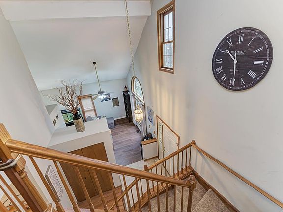 5th image of 460 Springwood Ln