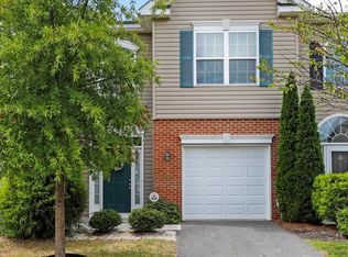 40 Cavendish Way, Falling Waters, WV 25419