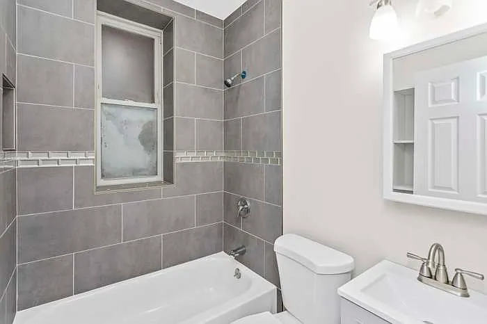 4 bed, $2,035 — Photo 4