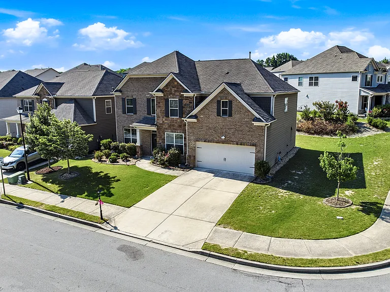 4309 Mantova Dr — Photo 2
