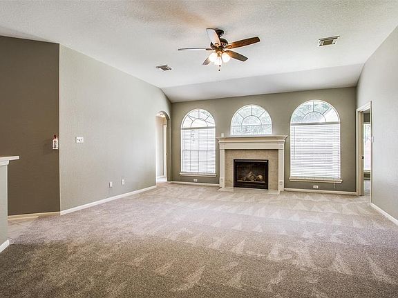 5th image of 4614 Russett Ln