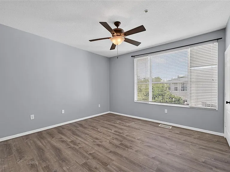 3186 Bayshore Oaks Dr — Photo 42