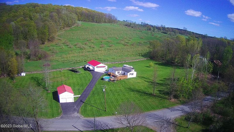 2nd image of 158 Hicks Road