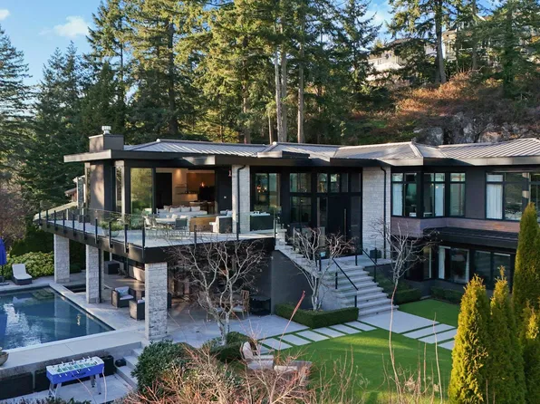 4799 Clovelly Walk, West Vancouver, BC V7W 1H7