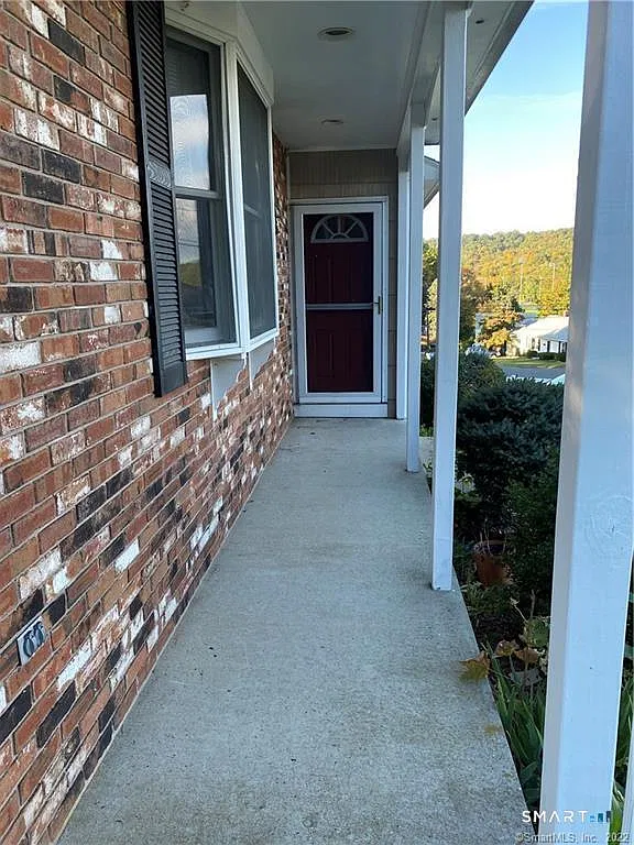 4 bed, 2.5 bath, 1432 sqft, $2,600 — Photo 3