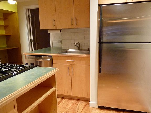 4th image of 224 Garfield Pl #1