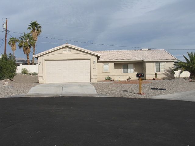 GREAT CURB APPEAL