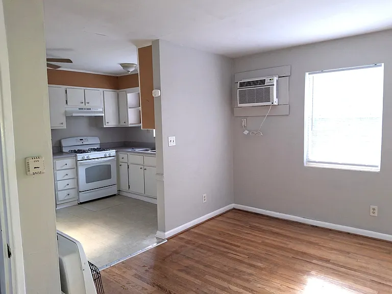 756 Greenwood Ave NE #7 — Photo 4