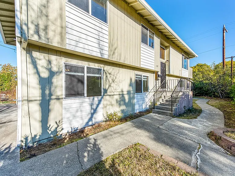1103 Martin Luther King Jr Way — Photo 19