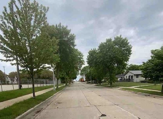 Exterior Neighborhood (street photo)