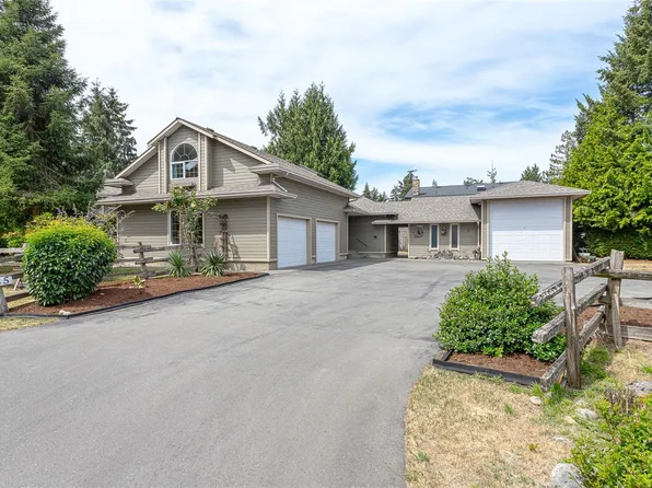 1685 Gerald St, Nanoose Bay, BC V9P 9C7