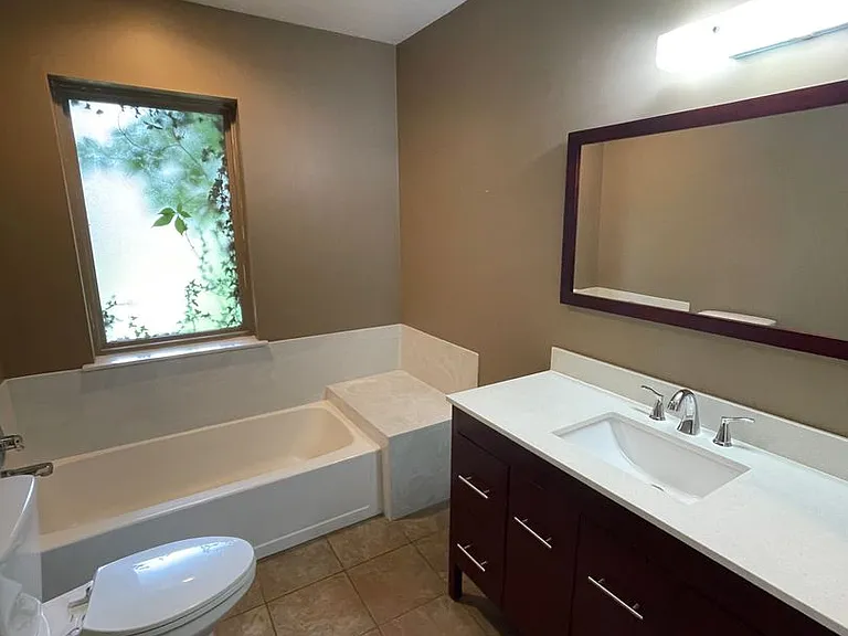 2257 S Florence Ave — Photo 19