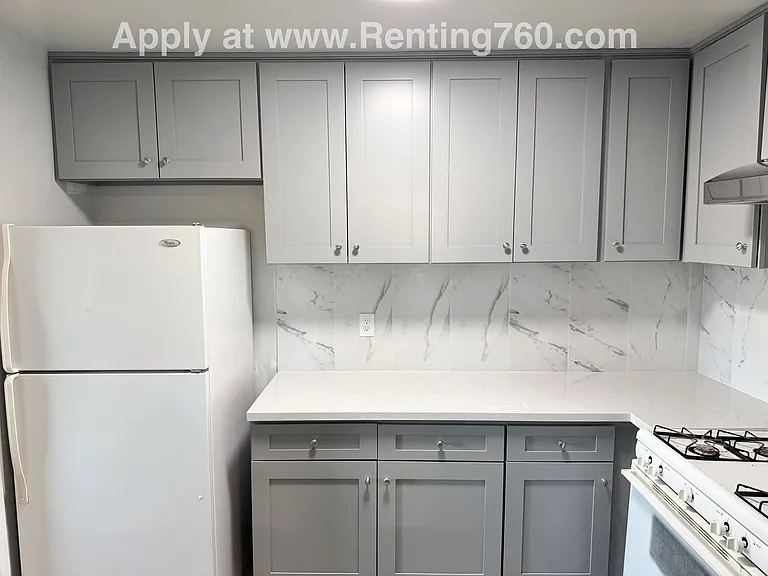 7330 Dumosa Ave — Photo 9