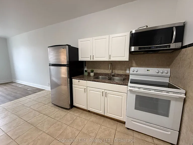 372 Darling St #2 — Photo 10