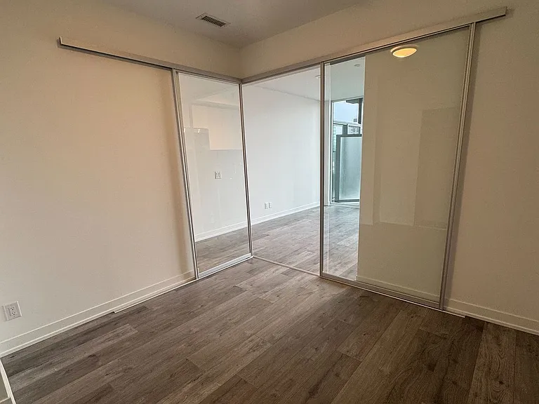 285 Dufferin St #501 — Photo 7