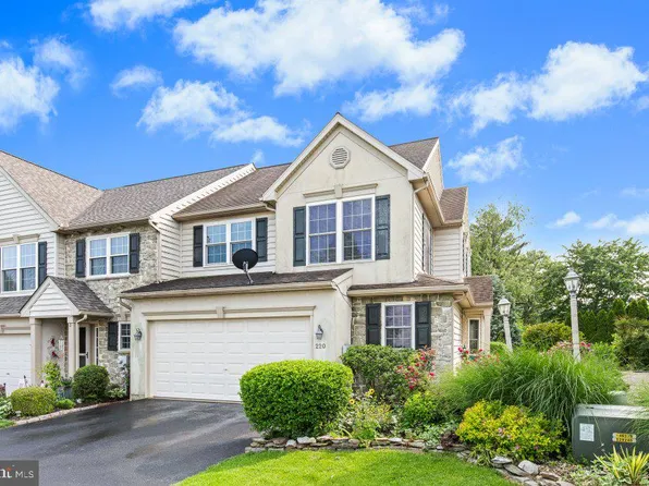 220 S Brookefield Ln, New Holland, PA 17557