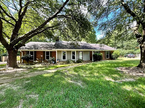 414 Willow Oak Dr Photo 1