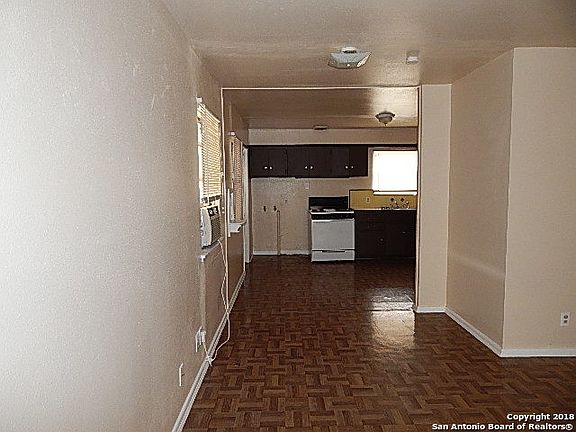 2nd image of 323 Creath Pl