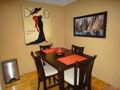 84 Edwards St APT 1B, Roslyn Heights, NY, 11577
