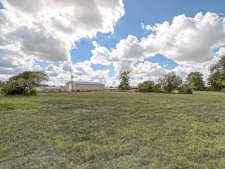 17303 Swansbury Dr — Photo 28