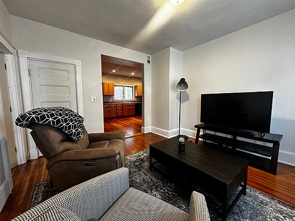 5th image of 8-10 Seafoam Ave #2