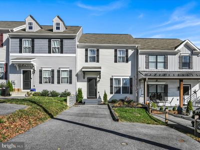 9 S George St, Stewartstown, PA, 17363